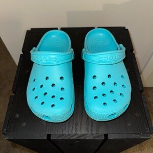 Crocs shoes , size 7
